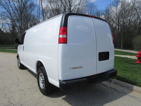 Used 2019 Chevrolet Express 2500 w/ Driver Convenience Package image 26