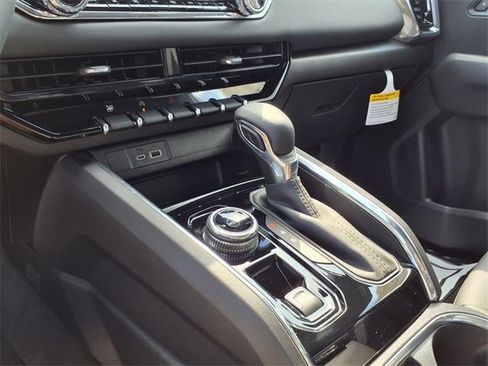 New 2026 GMC Canyon Elevation w/ Convenience Package image 17