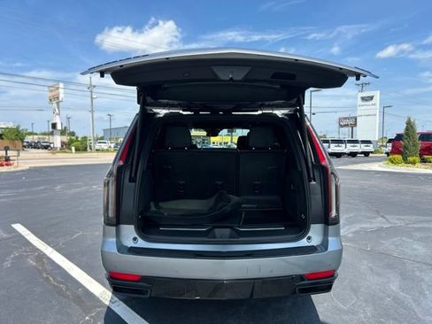 Certified 2024 Cadillac Escalade Sport w/ LPO, ONYX Package AWD/4WD image 7