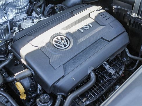 Used 2022 Volkswagen Atlas Cross Sport SE w/ Panoramic Sunroof Package image 28