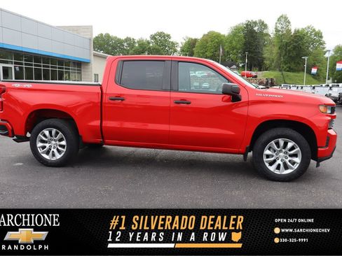 Used 2020 Chevrolet Silverado 1500 Custom w/ Custom Value Package AWD/4WD image 1