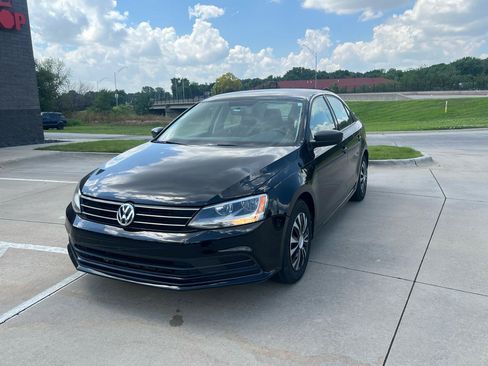 Used 2016 Volkswagen Jetta S FWD image 2