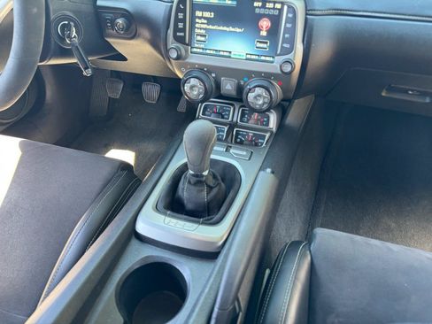 Used 2014 Chevrolet Camaro SS w/ SS Performance Package RWD image 26
