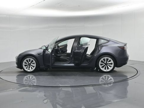 Used 2023 Tesla Model 3 Standard Range RWD image 32