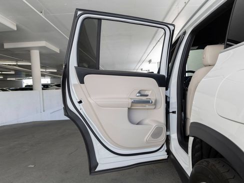 Used 2022 Mercedes-Benz GLB 250 image 19