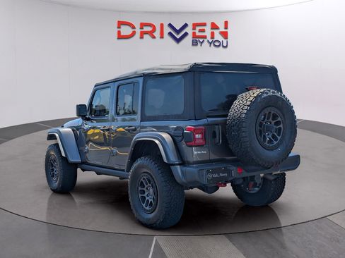 Used 2022 Jeep Wrangler Unlimited Rubicon w/ Xtreme Recon 35" Tire Package AWD/4WD image 3