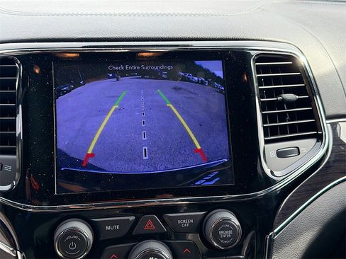 Used 2019 Jeep Grand Cherokee Overland w/ Jeep Active Safety Group image 14