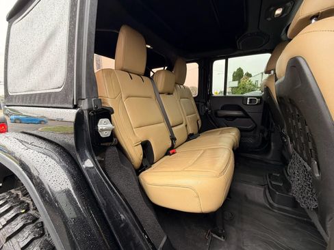 Used 2018 Jeep Wrangler Unlimited Rubicon AWD/4WD image 14