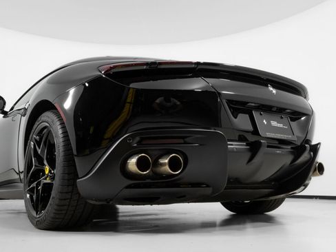 Used 2024 Ferrari Roma image 18
