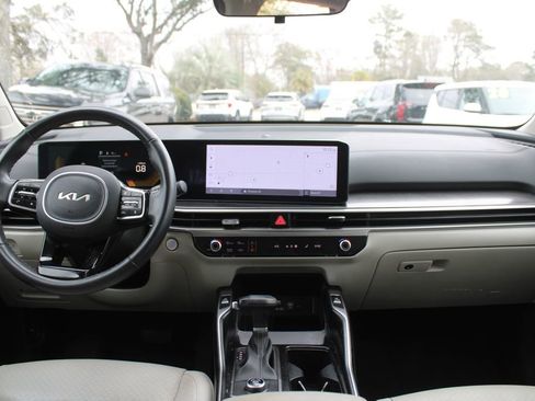 Certified 2025 Kia Sorento S w/ Panoramic Sunroof Package image 24