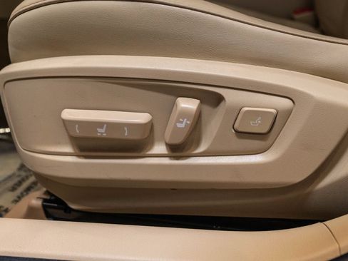 Used 2014 Lexus ES 350 w/ Luxury Package FWD image 22