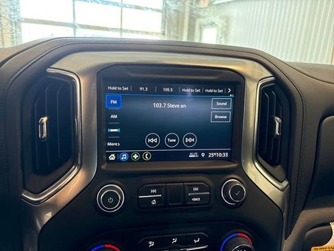 Used 2022 Chevrolet Silverado 1500 LT image 19