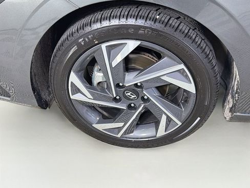Used 2025 Hyundai Elantra Limited FWD image 34