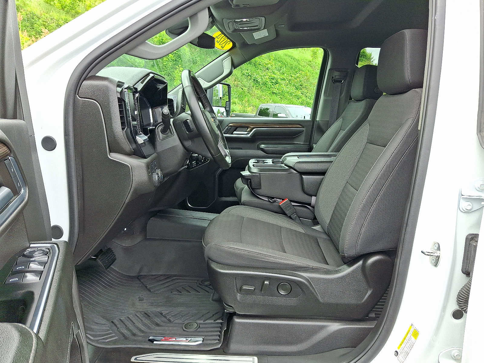 Used 2024 Chevrolet Silverado 2500 LT w/ Convenience Package AWD/4WD image 13
