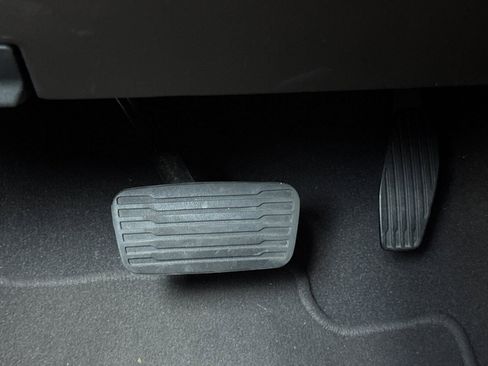 Used 2024 Chevrolet Suburban LT image 45