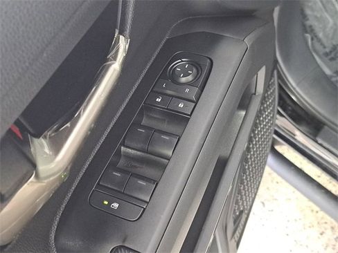 Used 2024 Toyota Tacoma TRD Off-Road image 22