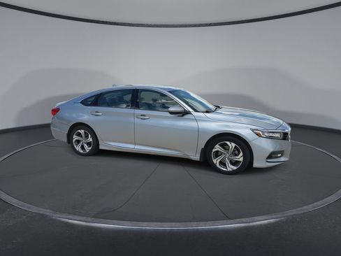 Used 2019 Honda Accord EX image 2