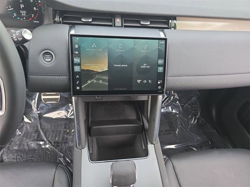 Certified 2025 Land Rover Discovery Sport Dynamic SE image 22