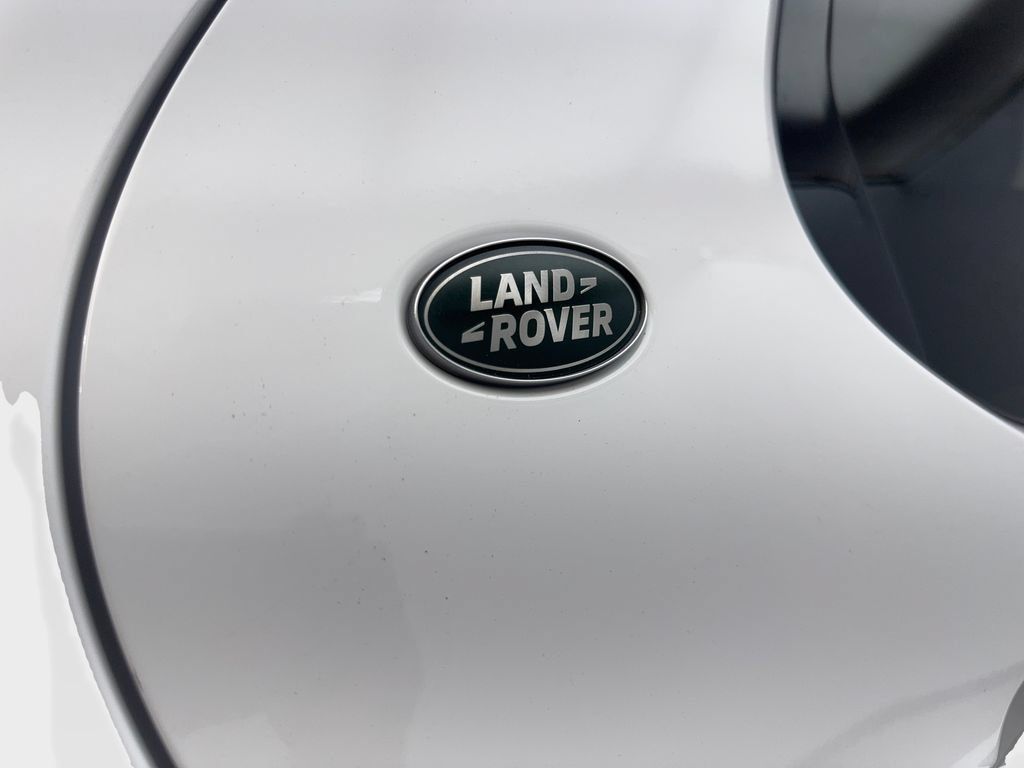 Used 2025 Land Rover Discovery S AWD/4WD image 25