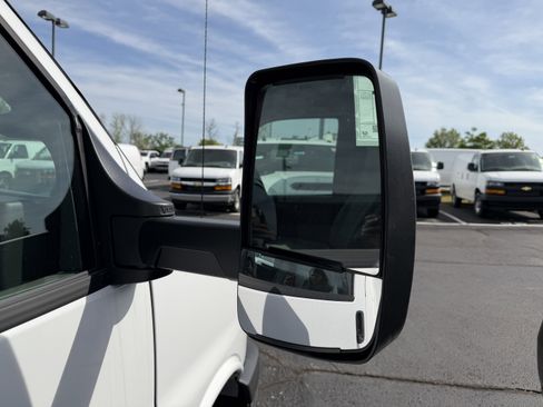 New 2026 Chevrolet Express 4500 w/ Power Convenience Package RWD image 9