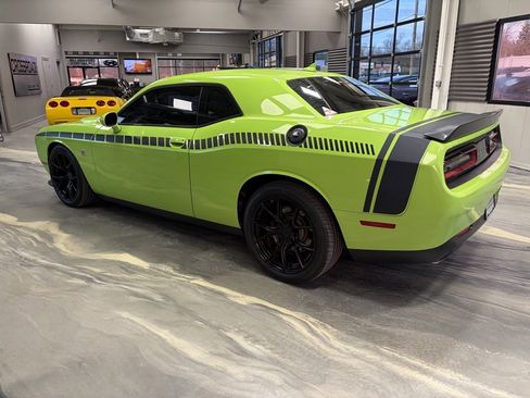 Used 2015 Dodge Challenger R/T Scat Pack w/ Scat Pack Appearance Package image 33