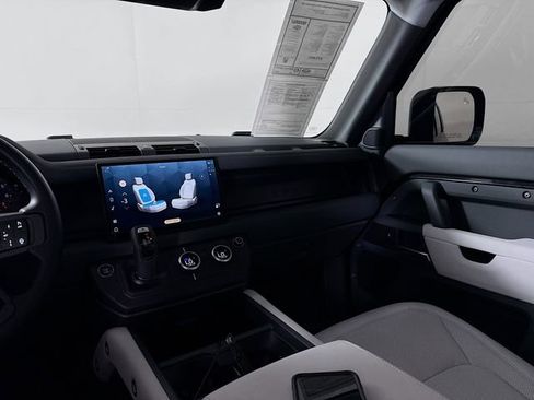 Certified 2025 Land Rover Defender 110 X-Dynamic SE image 26