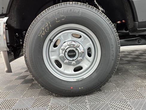 New 2026 Ford F250 XL w/ XL Chrome Package image 13