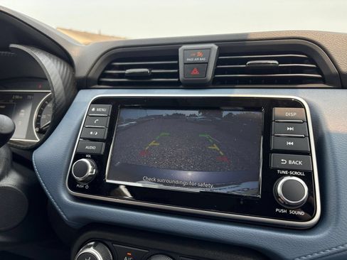 Used 2025 Nissan Versa SV FWD image 18