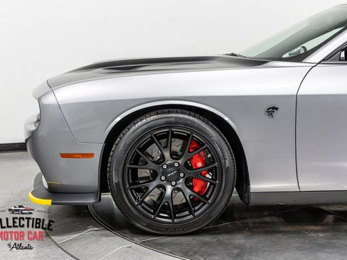 Used 2016 Dodge Challenger SRT Hellcat RWD image 38