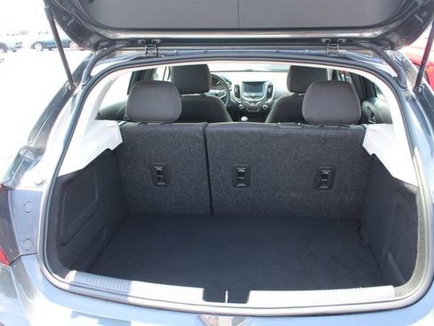 Used 2018 Chevrolet Cruze LT w/ Convenience Package image 19