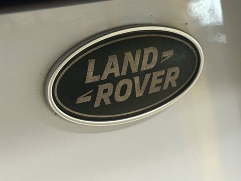 Used 2018 Land Rover Discovery Sport HSE image 14