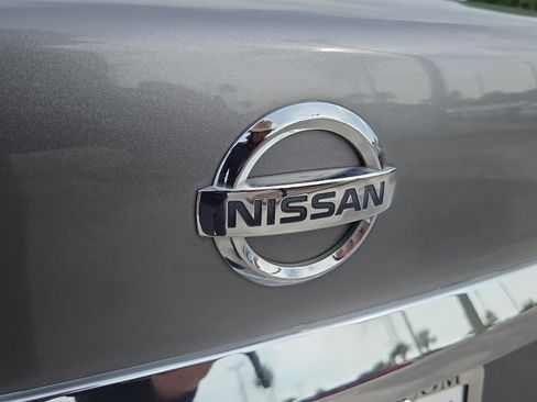 Used 2015 Nissan Sentra SV FWD image 36