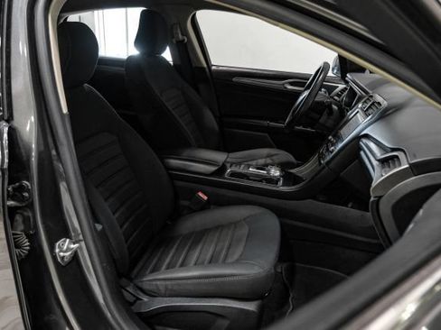 Used 2020 Ford Fusion SE FWD image 30