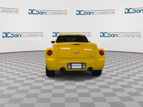 Used 2004 Chevrolet SSR w/ Preferred Equipment Group image 7