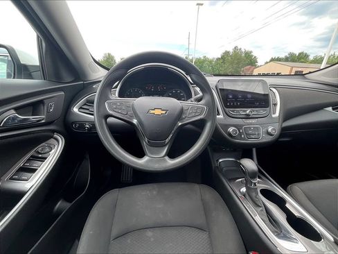 Used 2021 Chevrolet Malibu LS FWD image 8