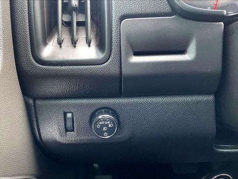 Used 2015 Chevrolet Colorado LT w/ LT Convenience Package RWD image 32