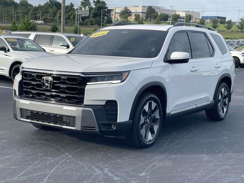 Used 2026 Honda Pilot Touring image 3