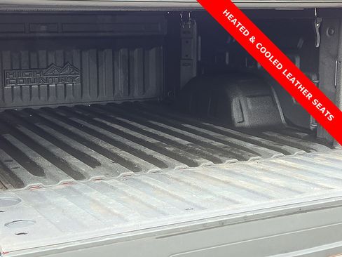 Used 2024 Chevrolet Silverado 1500 High Country w/ Technology Package AWD/4WD image 9