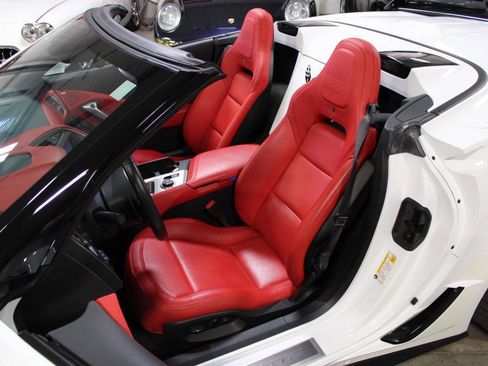 Used 2016 Chevrolet Corvette Z06 w/ 3LZ Preferred Equipment Group RWD image 37