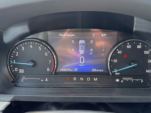 Used 2021 Ford Explorer XLT w/ Equipment Group 202A AWD/4WD image 8