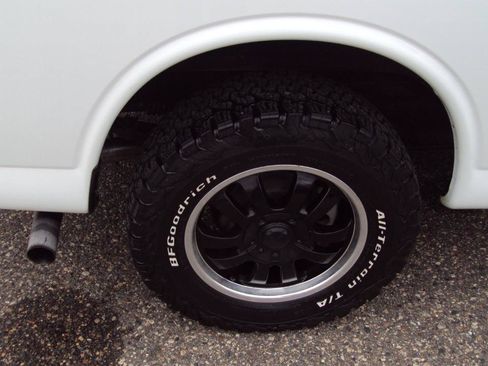 Used 2012 GMC Savana 1500 AWD image 28