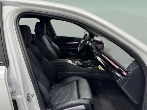 New 2026 BMW 530i xDrive w/ M Sport Package AWD/4WD image 18