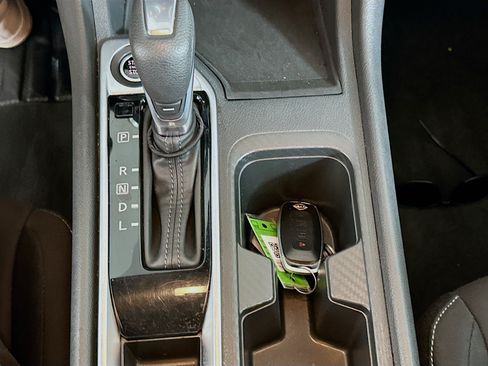 Used 2024 Nissan Sentra SV FWD image 24