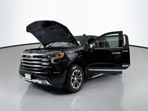 Used 2025 Chevrolet Silverado 1500 High Country AWD/4WD image 21