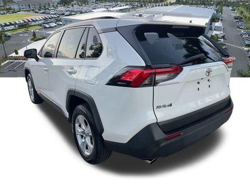 Used 2019 Toyota RAV4 XLE image 9