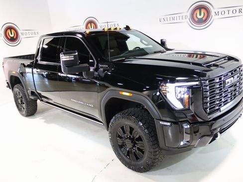 Used 2024 GMC Sierra 3500 Denali Ultimate image 8