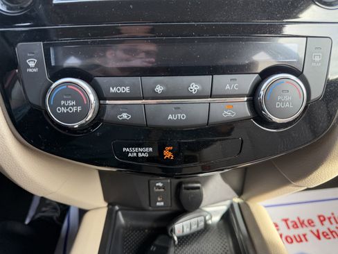 Used 2016 Nissan Rogue SL image 14