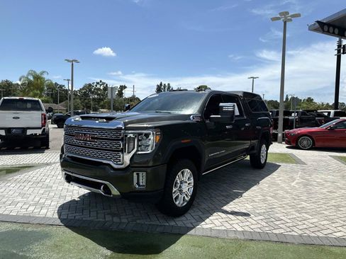 Used 2023 GMC Sierra 2500 Denali w/ Denali Ultimate Package AWD/4WD image 2
