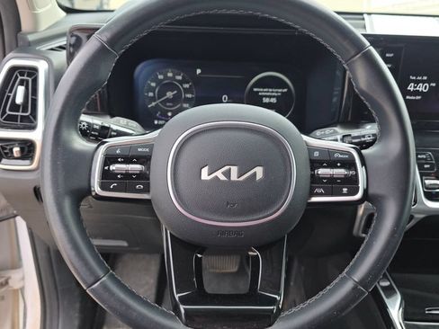 Used 2023 Kia Sorento SX AWD/4WD image 14