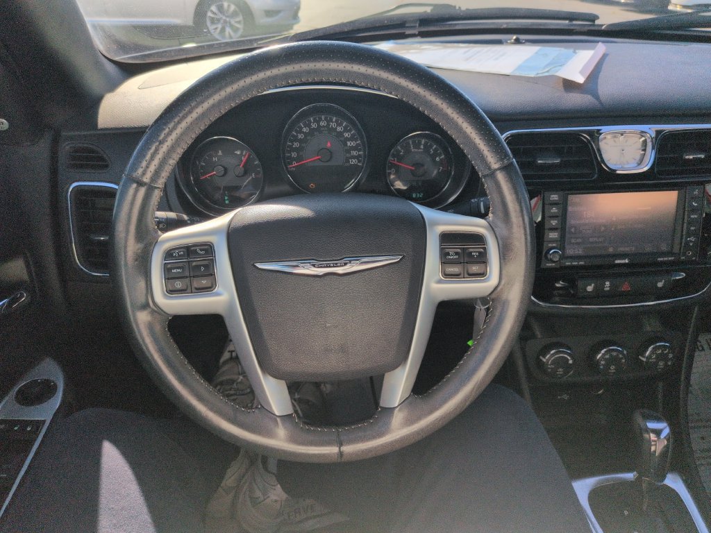 Used 2013 Chrysler 200 S FWD image 13